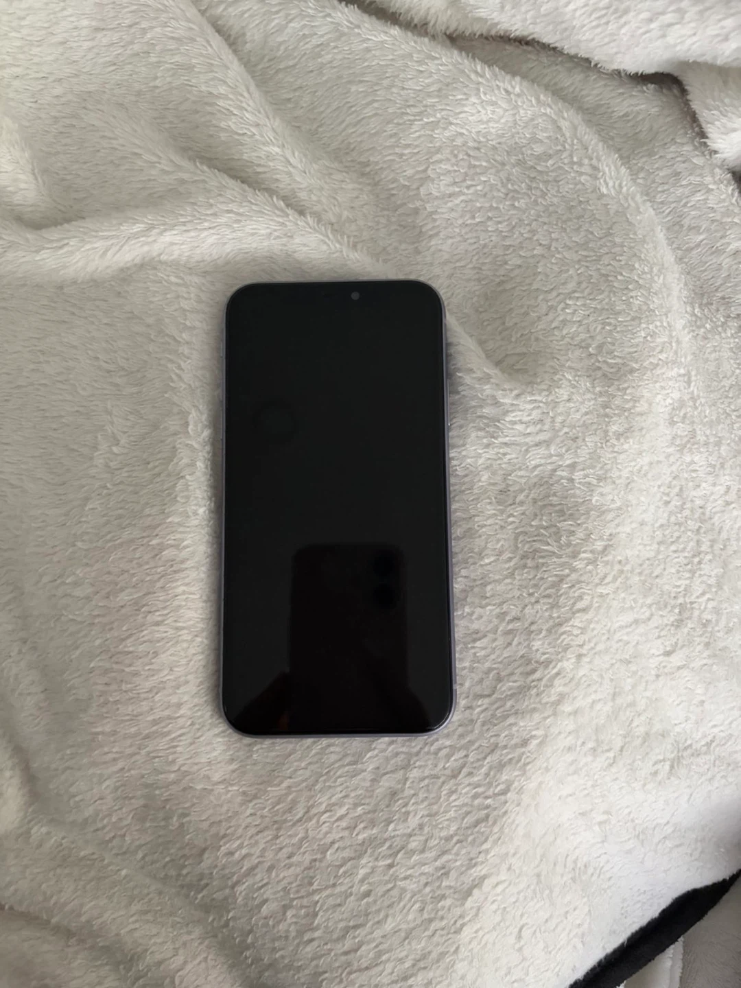 iPhone 11 - photo 3