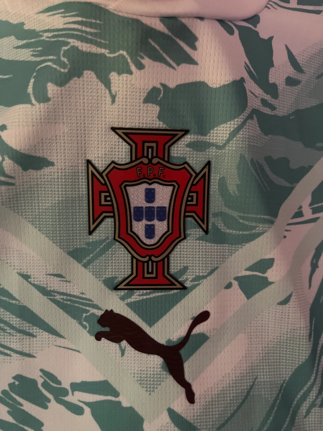Portugal Soccer ⚽️ Jersey - Men's Medium - photo 2