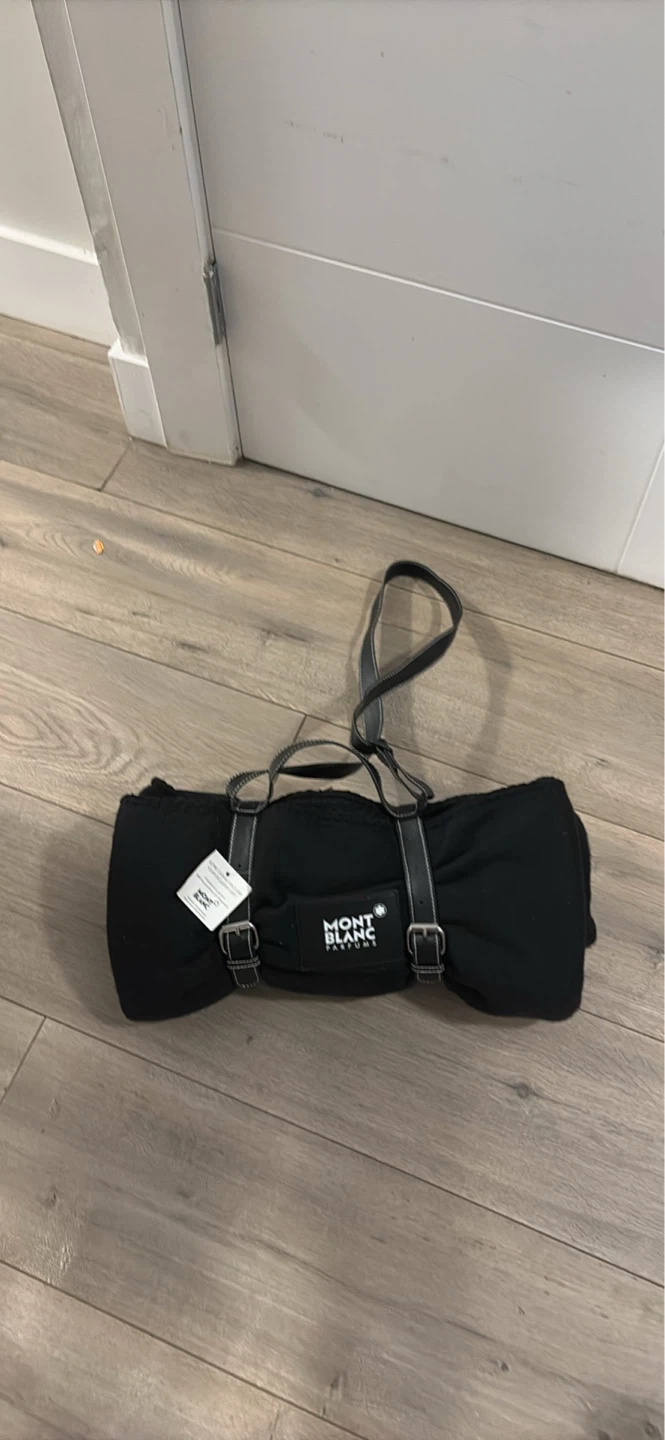 Montblanc Black Blanket with Carry Bag - photo 3