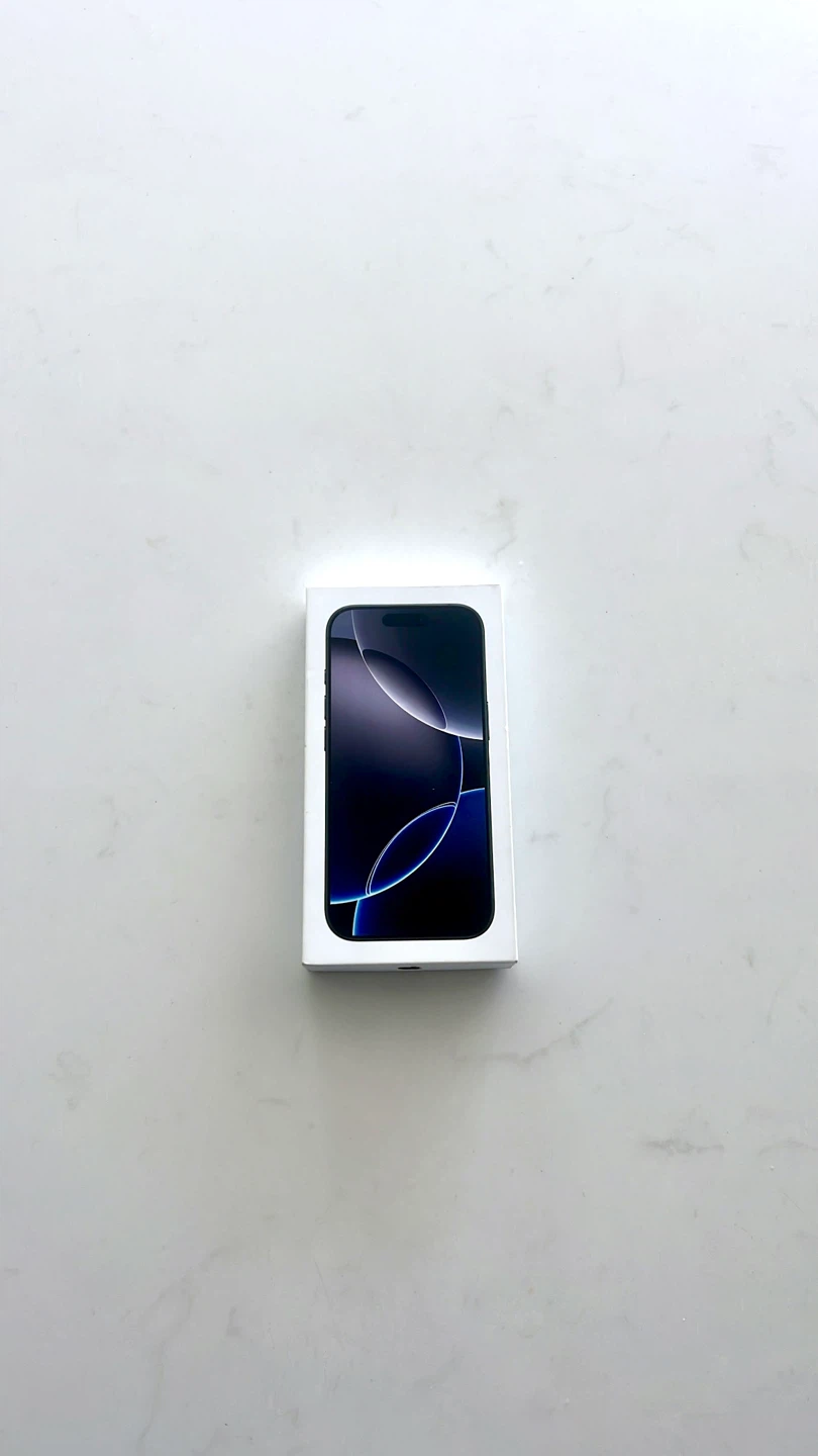 $165 UNUSED iPhone XR 64GB 95% Battery Health
