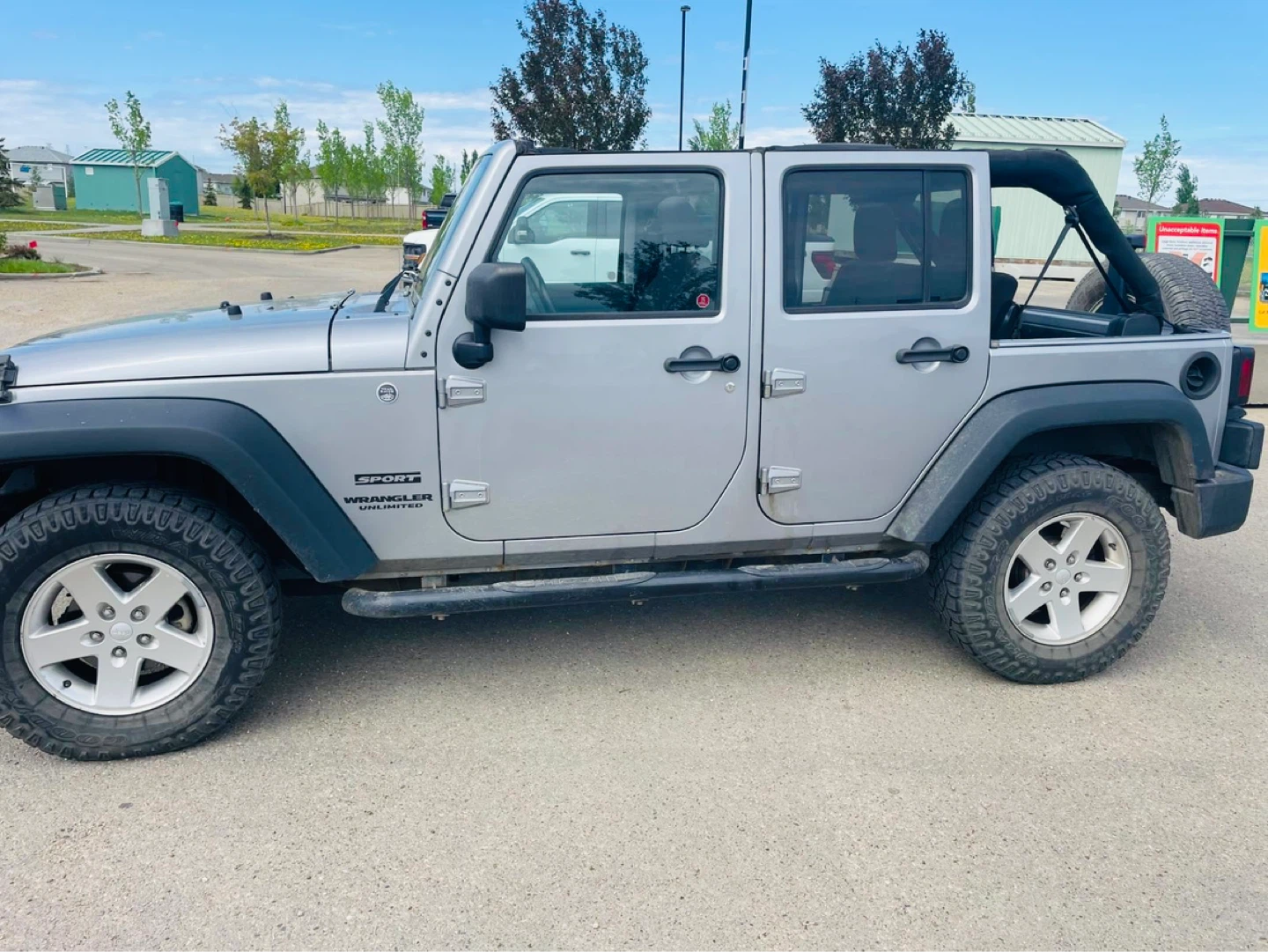 Jeep Wrangler Sport Unlimited - photo 2