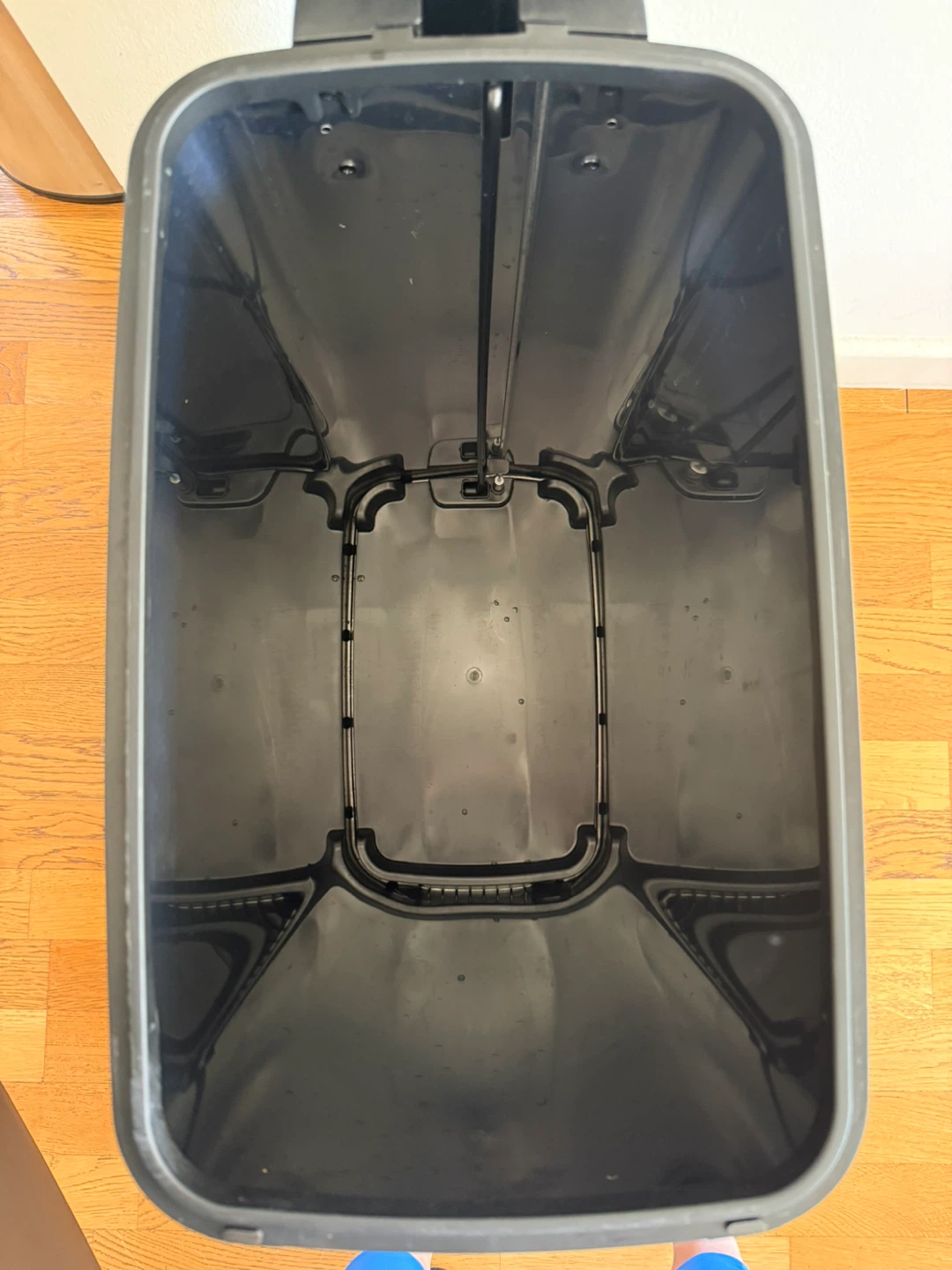 Stainless Steel Step Trash Can - photo 5