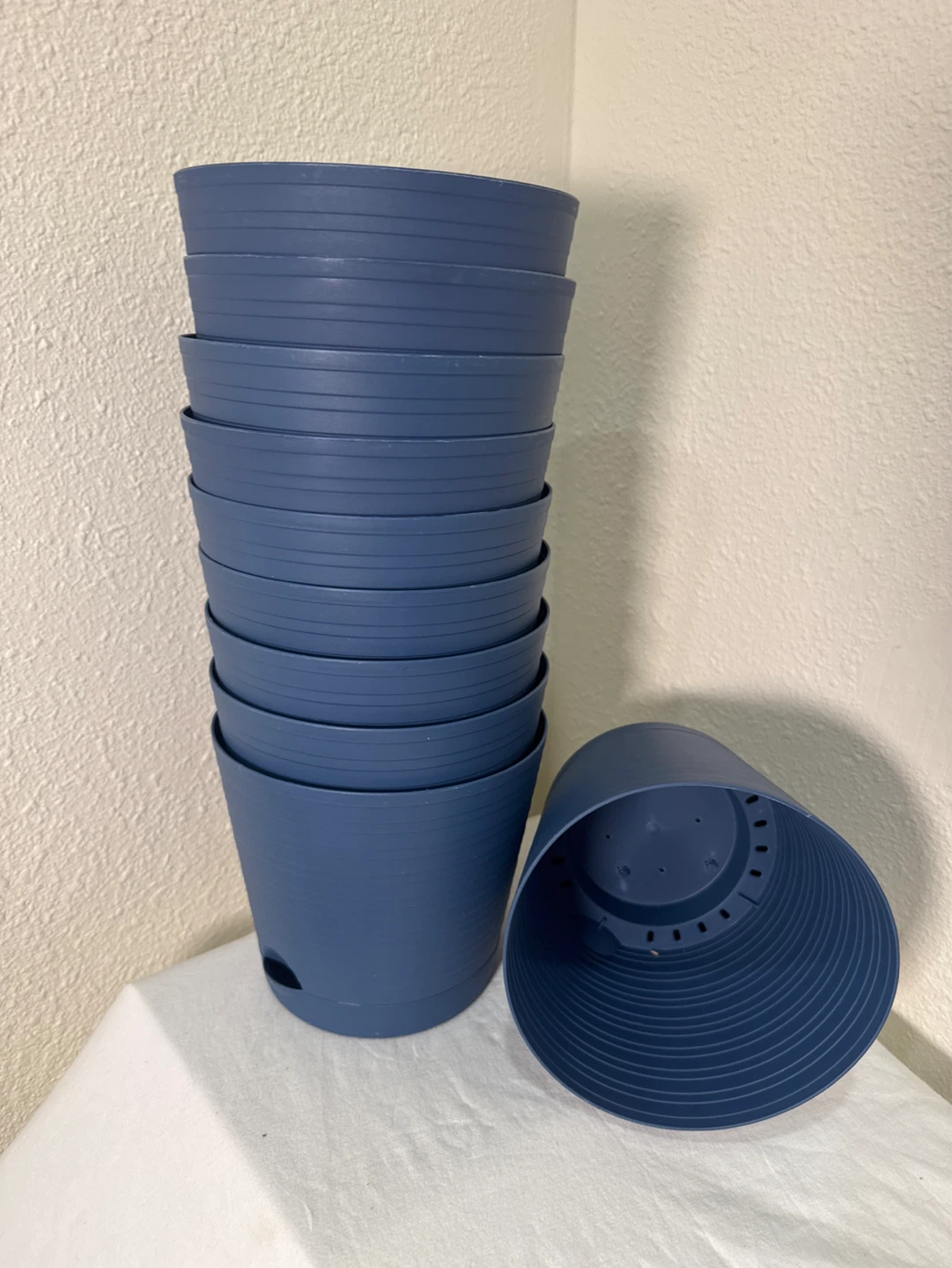 Set of 10 Blue Plastic Plant Pots