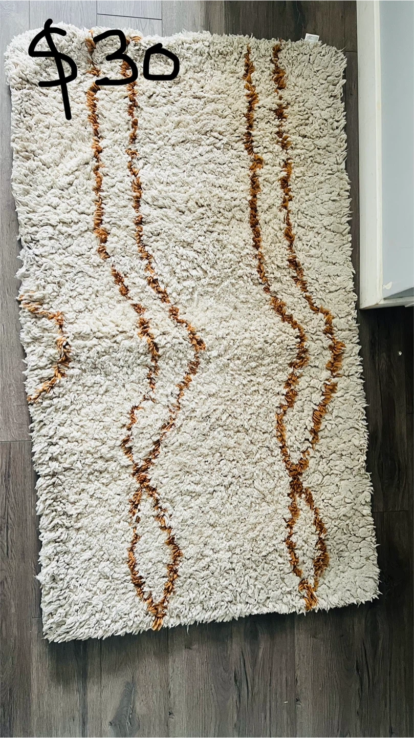 Assorted Rugs and bath mats - photo 2