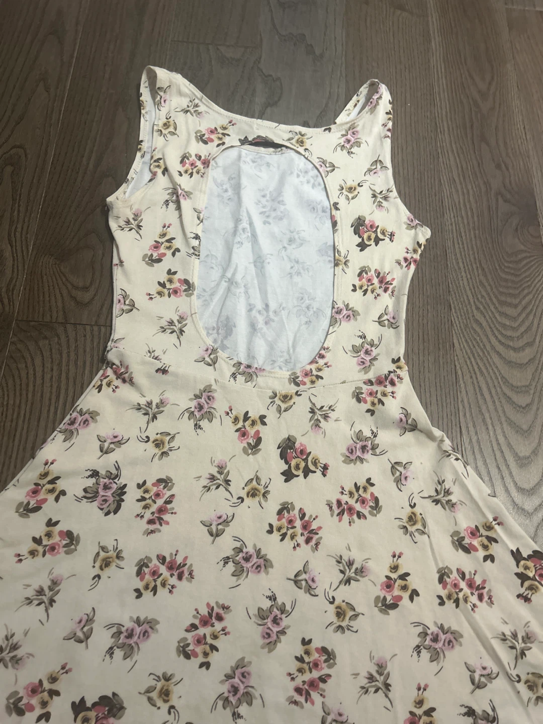 Brandy Melville Floral Cutout Dress ⚽️ - photo 2