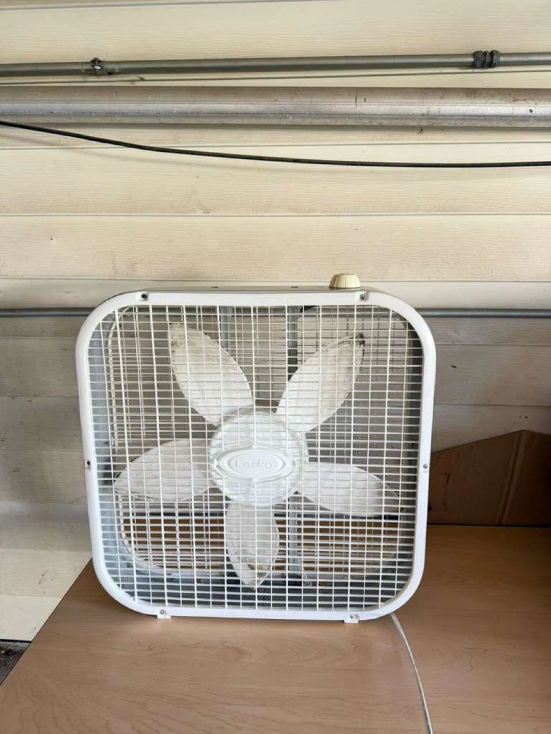 Lasko White Box Fan - photo 2