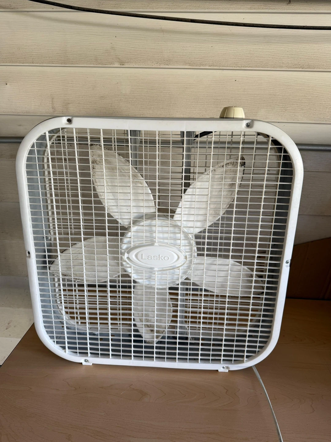 Lasko White Box Fan