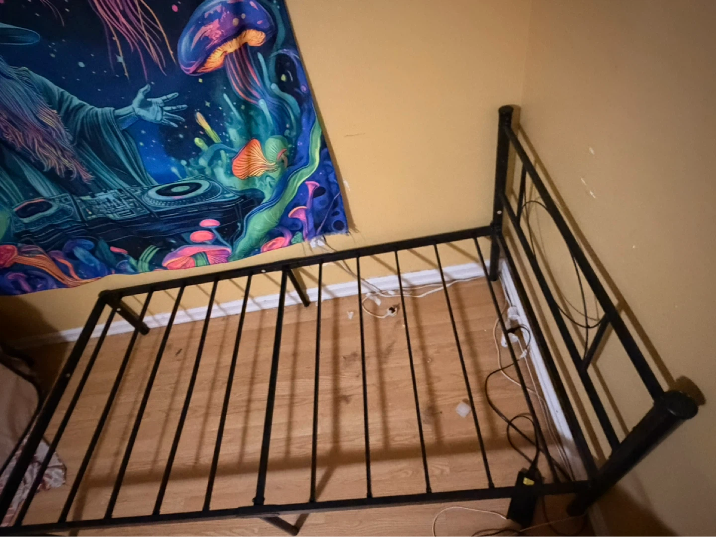 Metal Bed Frame - photo 4
