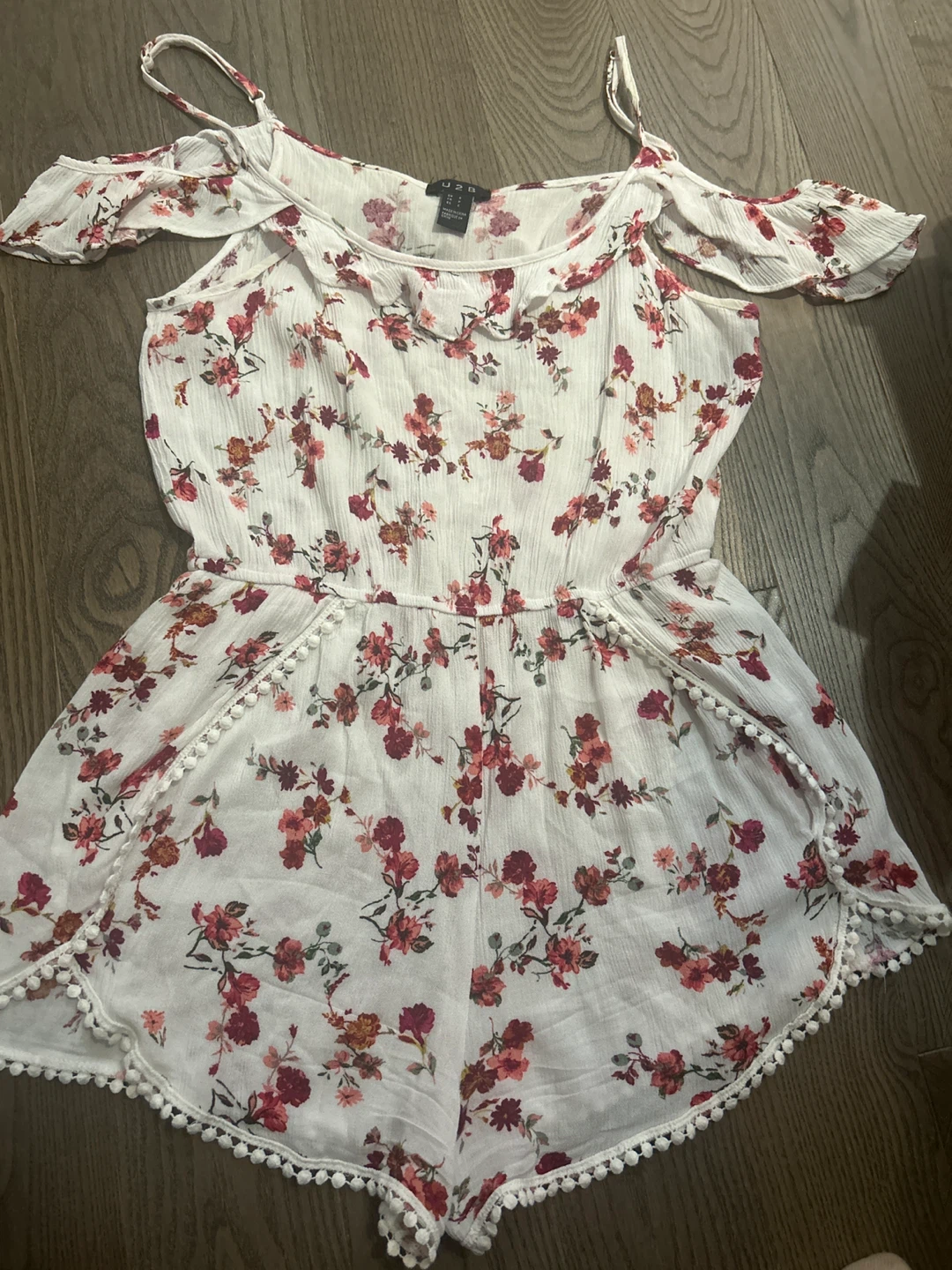 U2B White Floral Romper Size S ⚽️