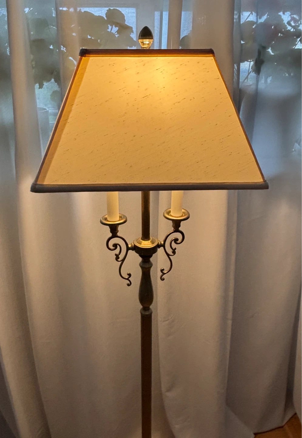 Vintage Style Floor Lamp with Two Lights - photo 3
