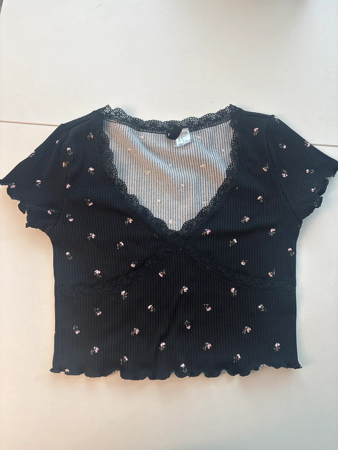 H&M Black Floral Lace Trim Cropped Top #CLEANOUT