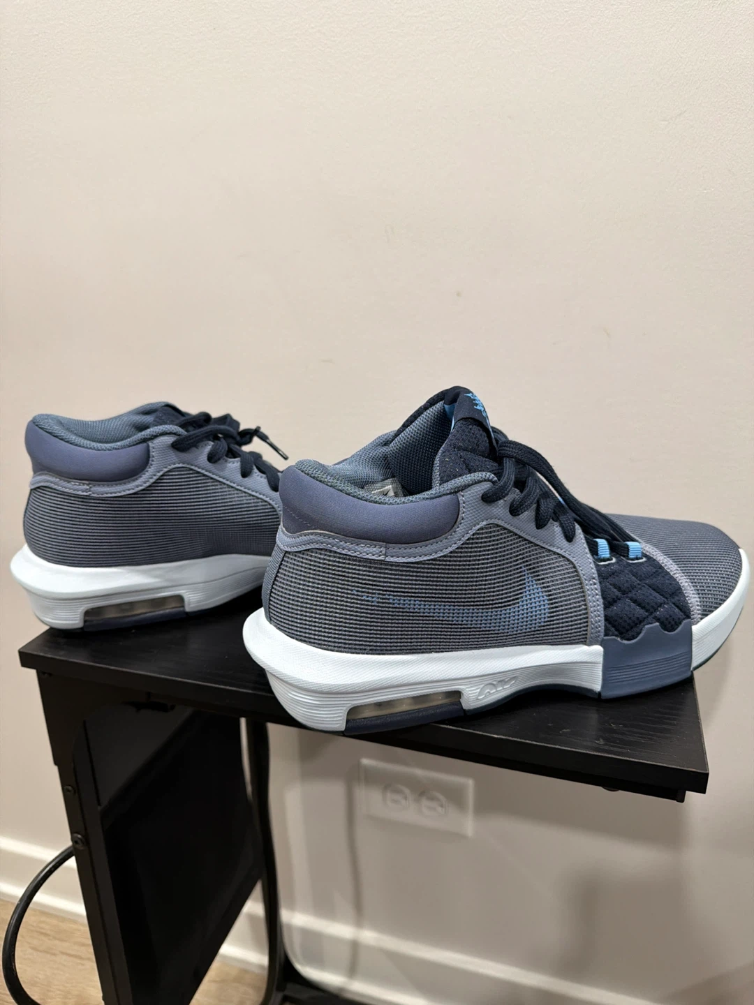 Nike Basketball Shoes - photo 3