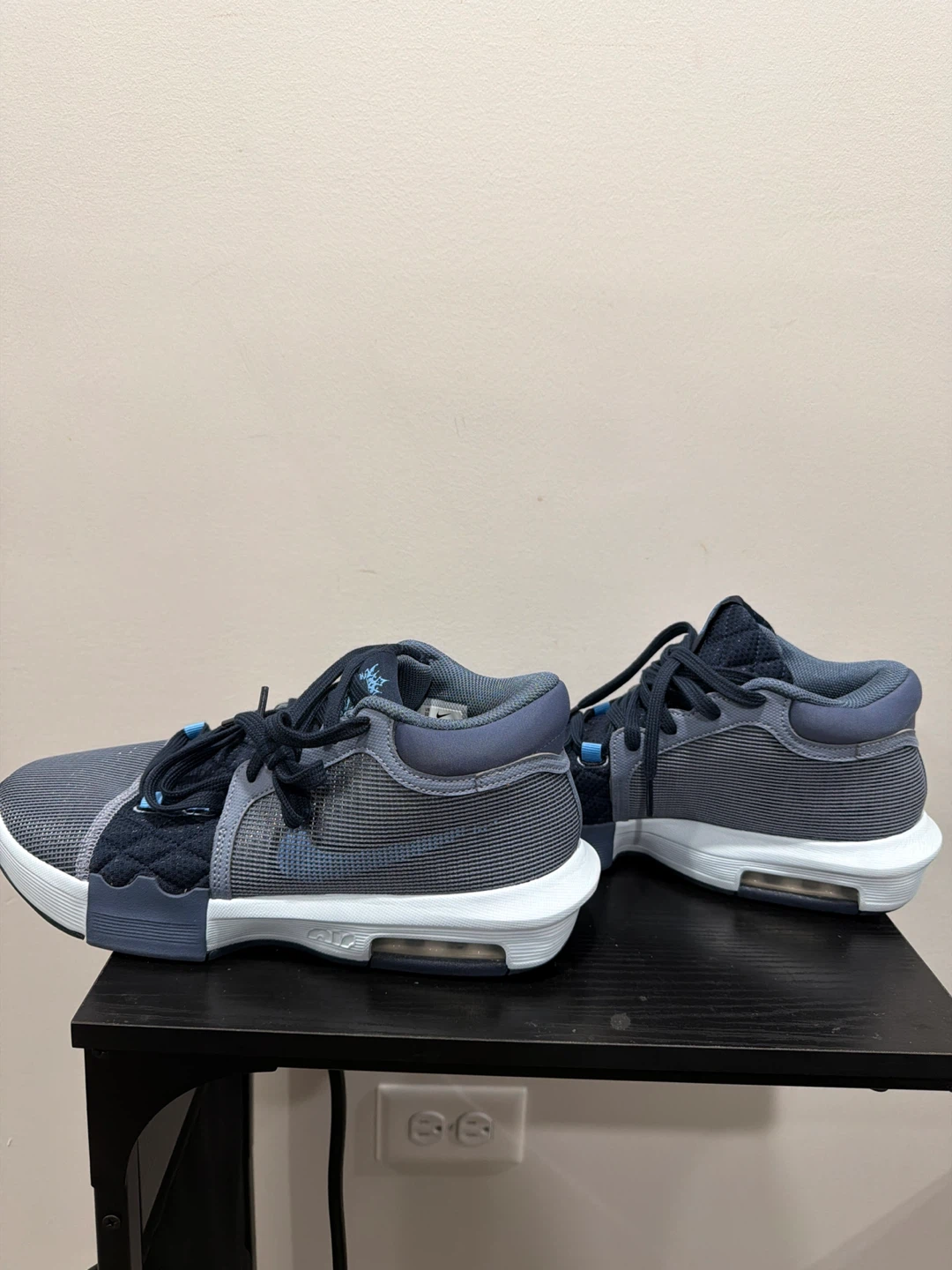 Nike Basketball Shoes - photo 4