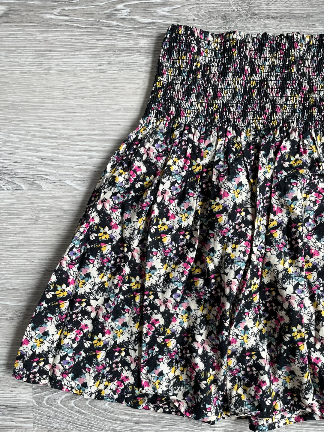H&M Smocked Floral Mini Skirt, Size XS ⚽️ - photo 4