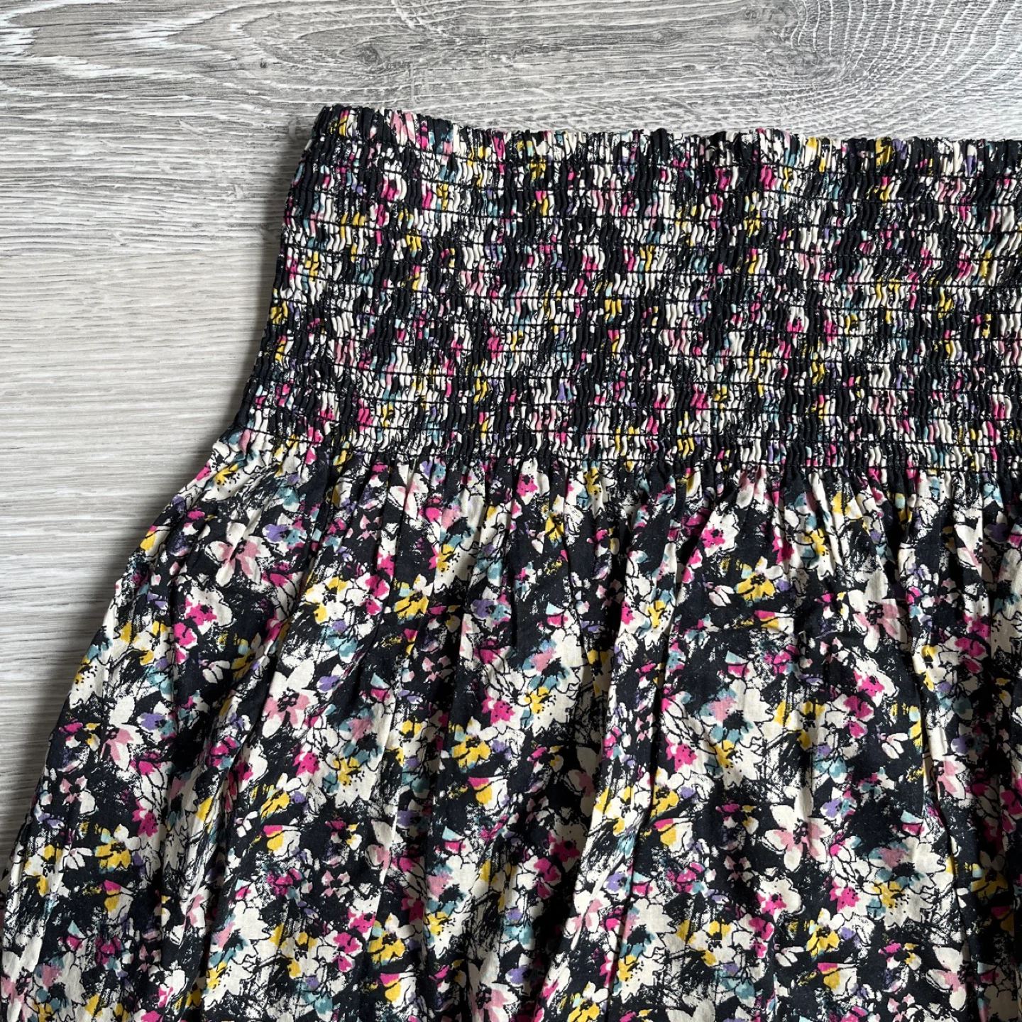 H&M Smocked Floral Mini Skirt, Size XS ⚽️ - photo 2