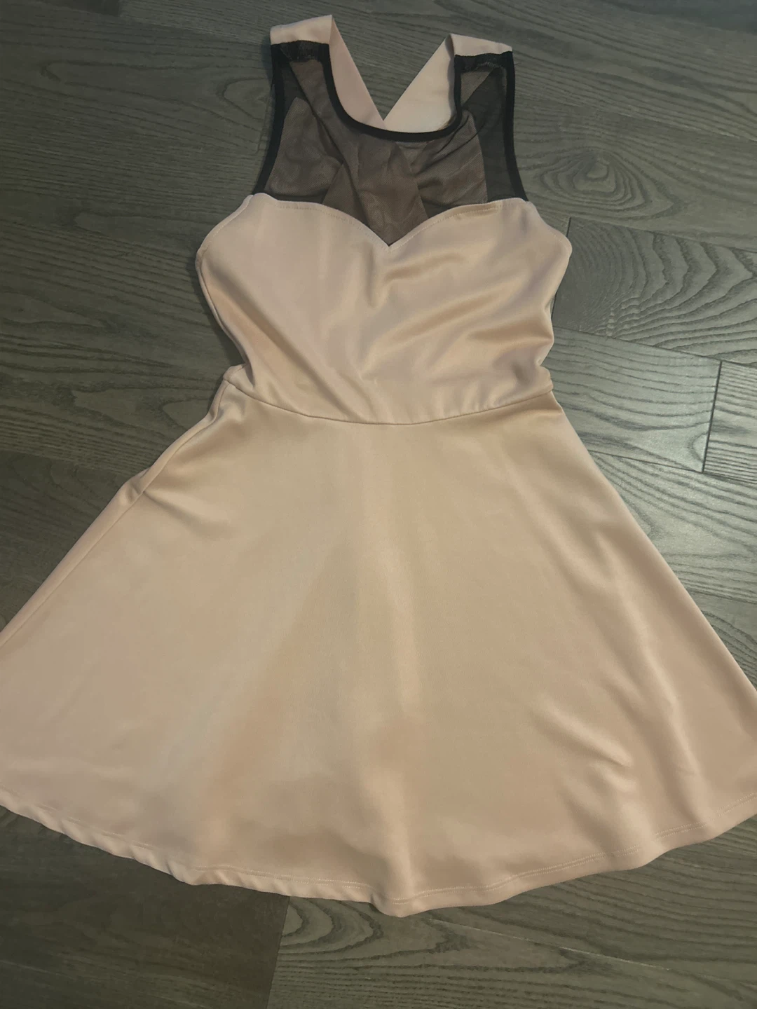 Dress with mesh and bow back ⚽️