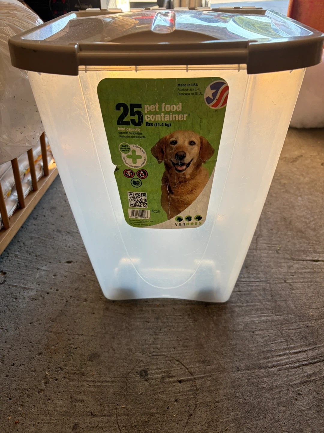 Vanness 25 lb Pet Food Container