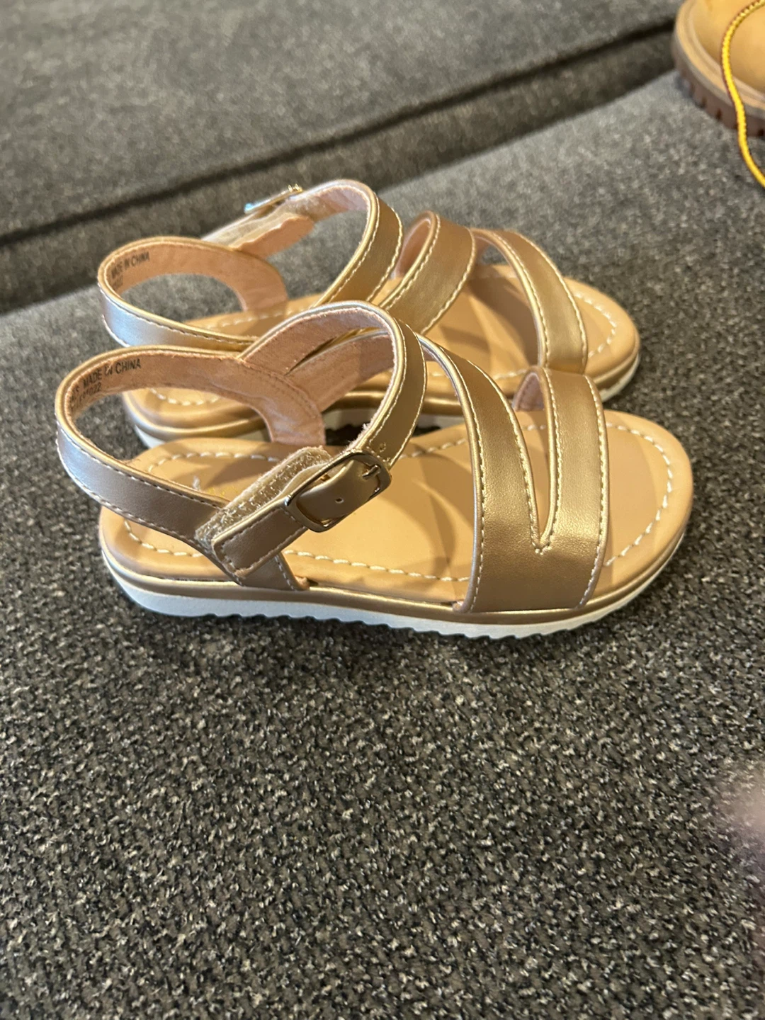 NEW Toddler - Rachel Zoe Gold Sandals Size 8 - photo 3