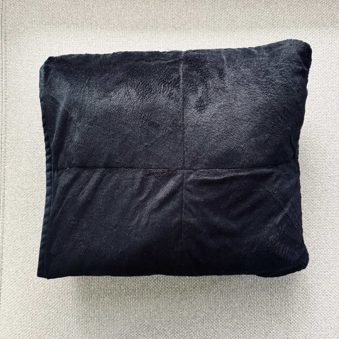 Black Velvety Throw Blanket that folds to a Pillow ⚽️ - photo 4