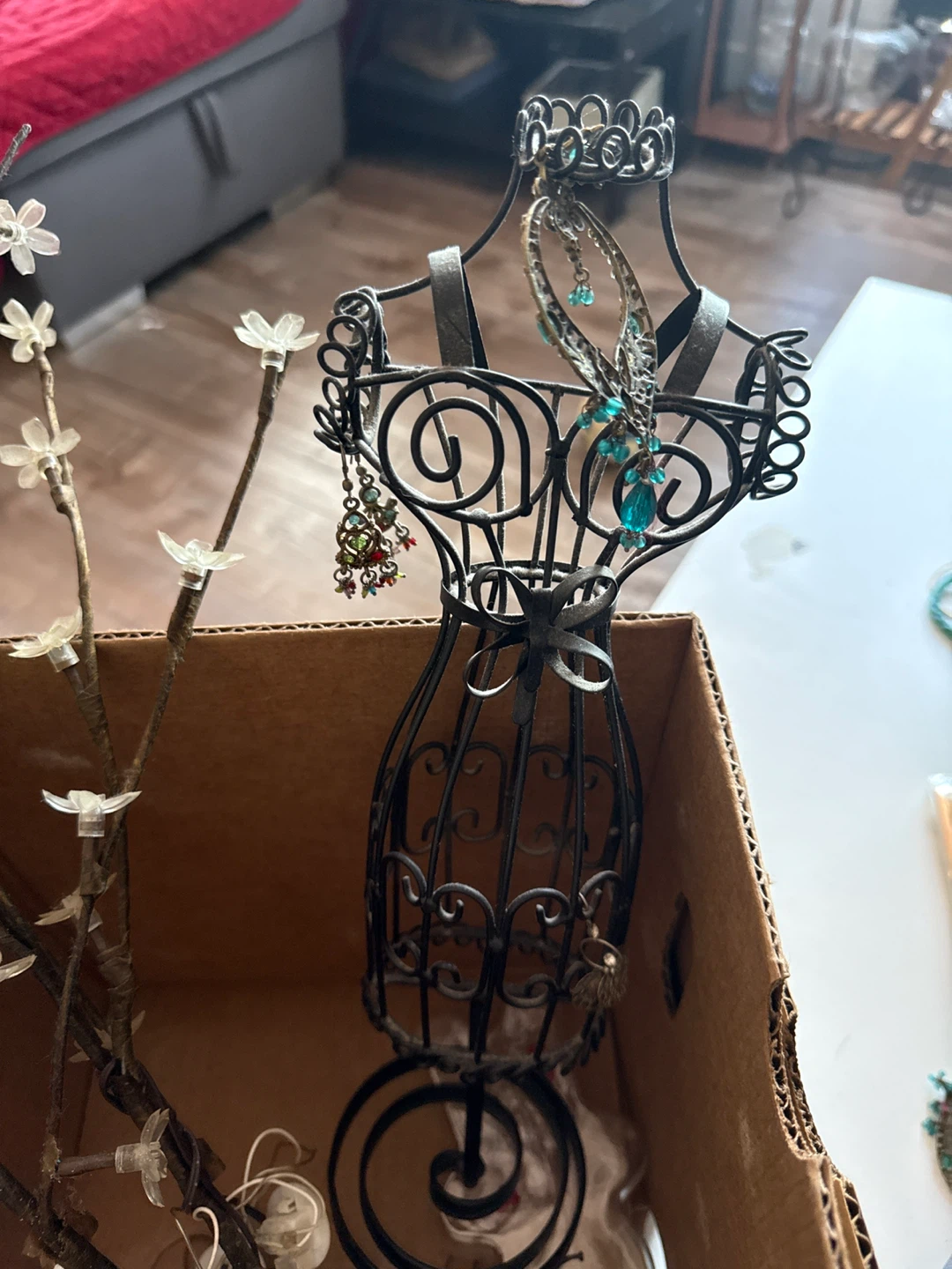 Decorative Black Metal Mannequin Jewelry Holder