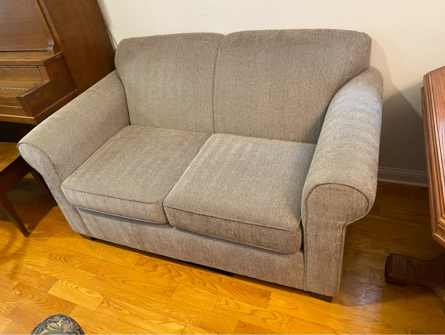Two-Seater Sofa - Herringbone Pattern - photo 2
