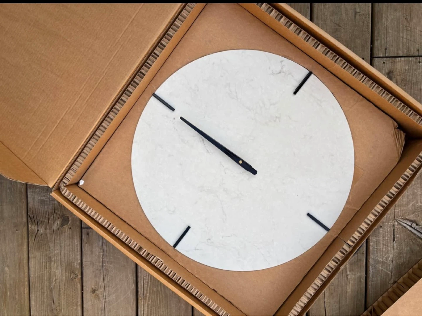 Ceaserstone quartz wall clock - photo 2