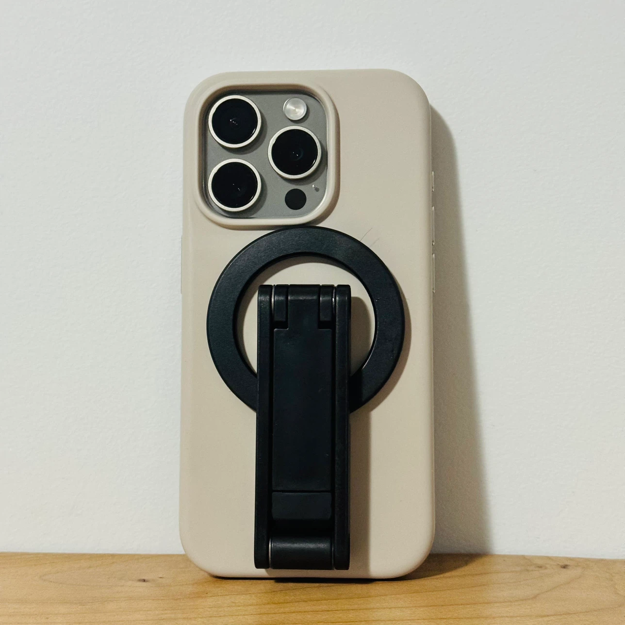 MagSafe Compact Phone Tripod Stand ⚽️ - photo 3