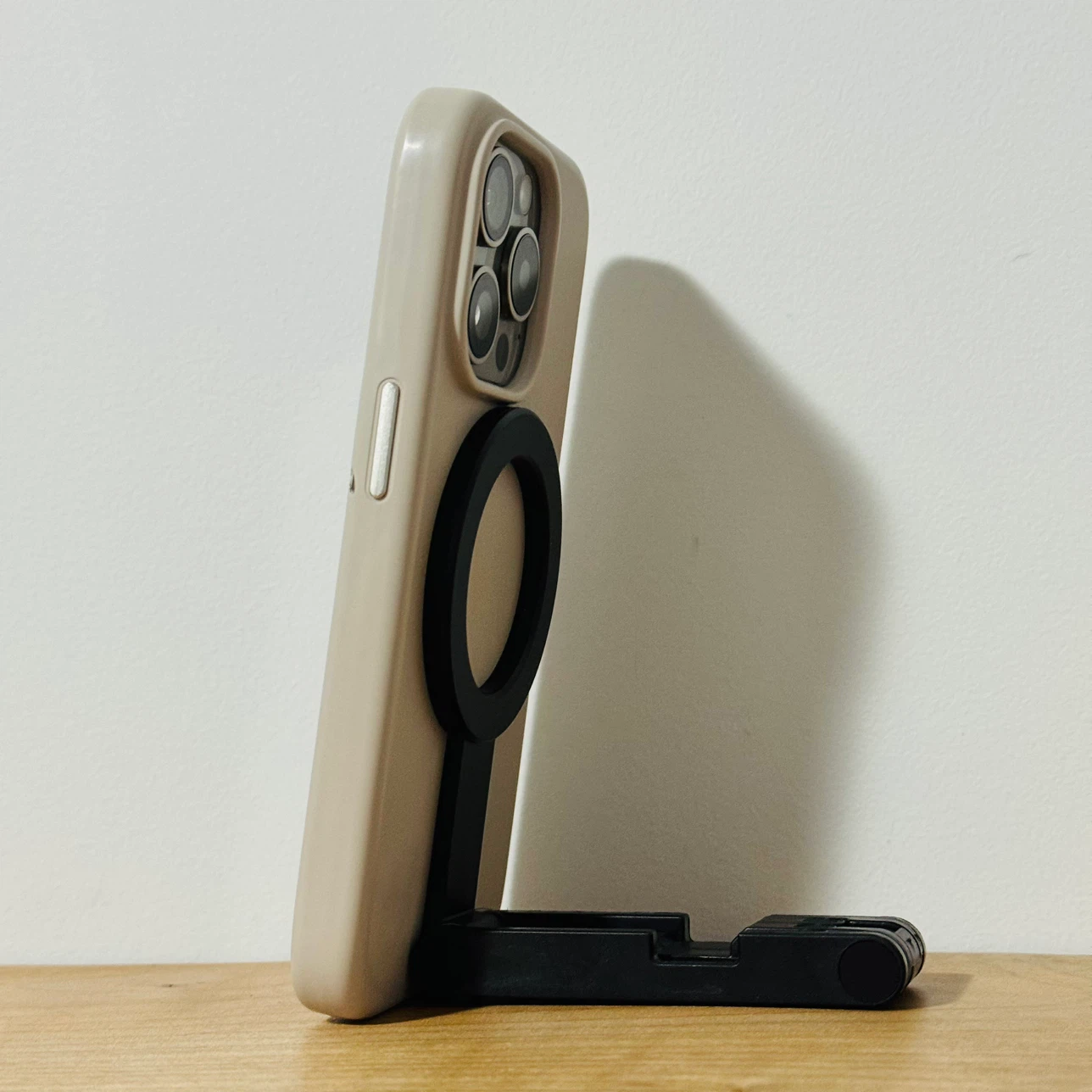 MagSafe Compact Phone Tripod Stand ⚽️ - photo 5
