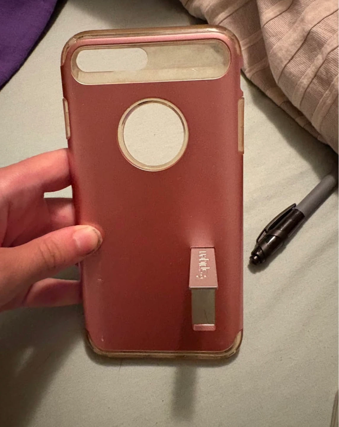 iPhone 7 Plus spigen case it’s free