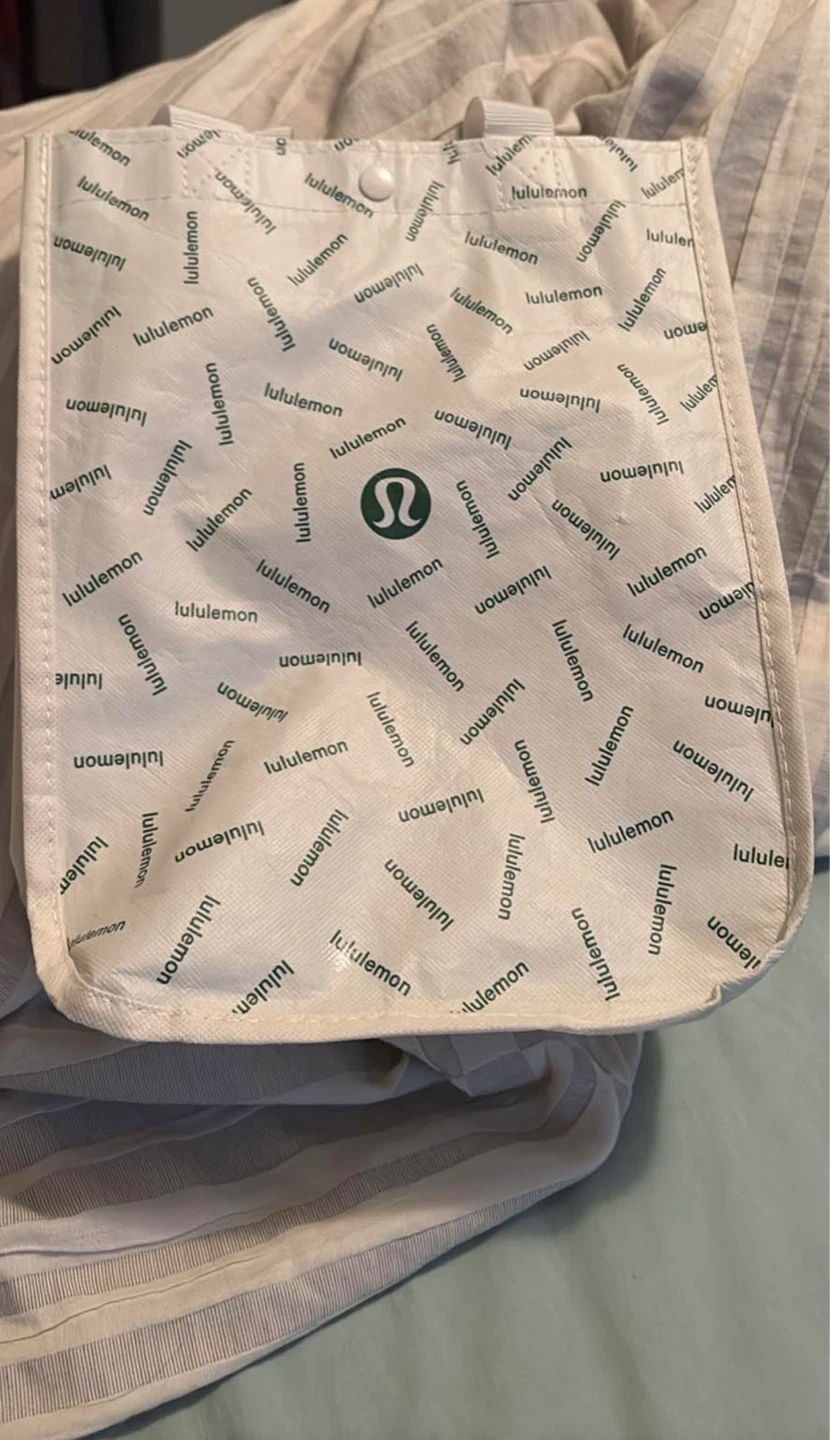 Lululemon white green tote it’s free