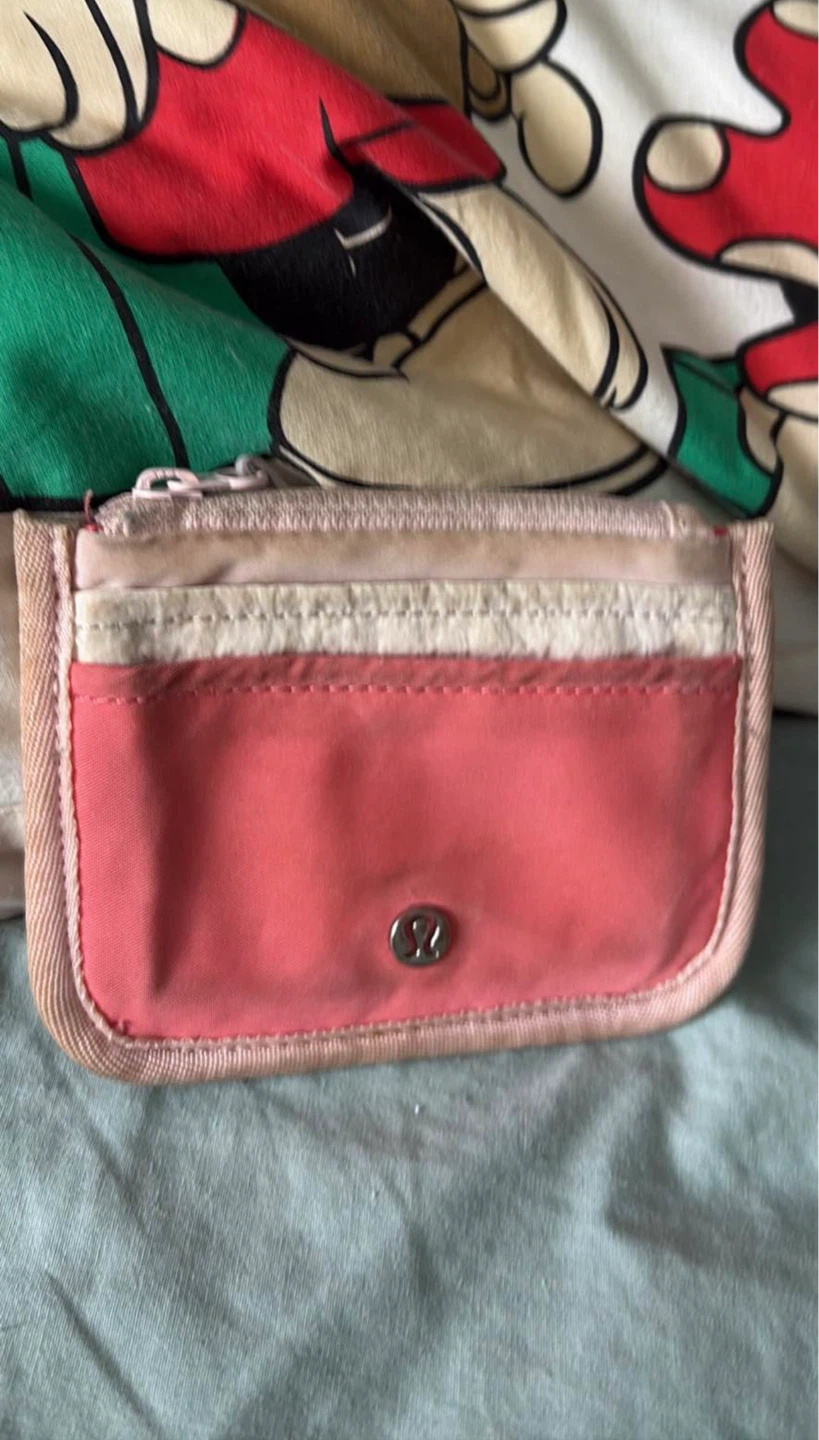 Lululemon card holder raspberry cream it’s free