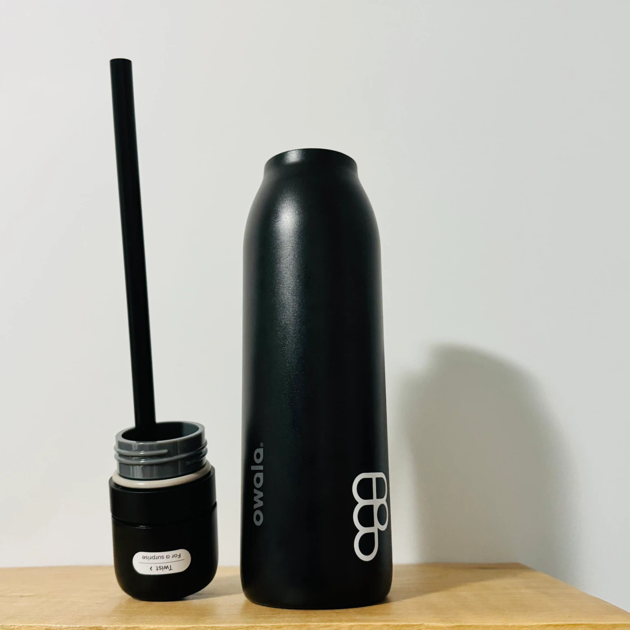 Owala Black FreeSip Twist 18oz Water Bottle - Brand New ⚽️