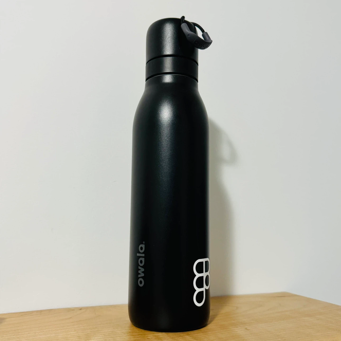 Owala Black FreeSip Twist 18oz Water Bottle - Brand New ⚽️ - photo 2