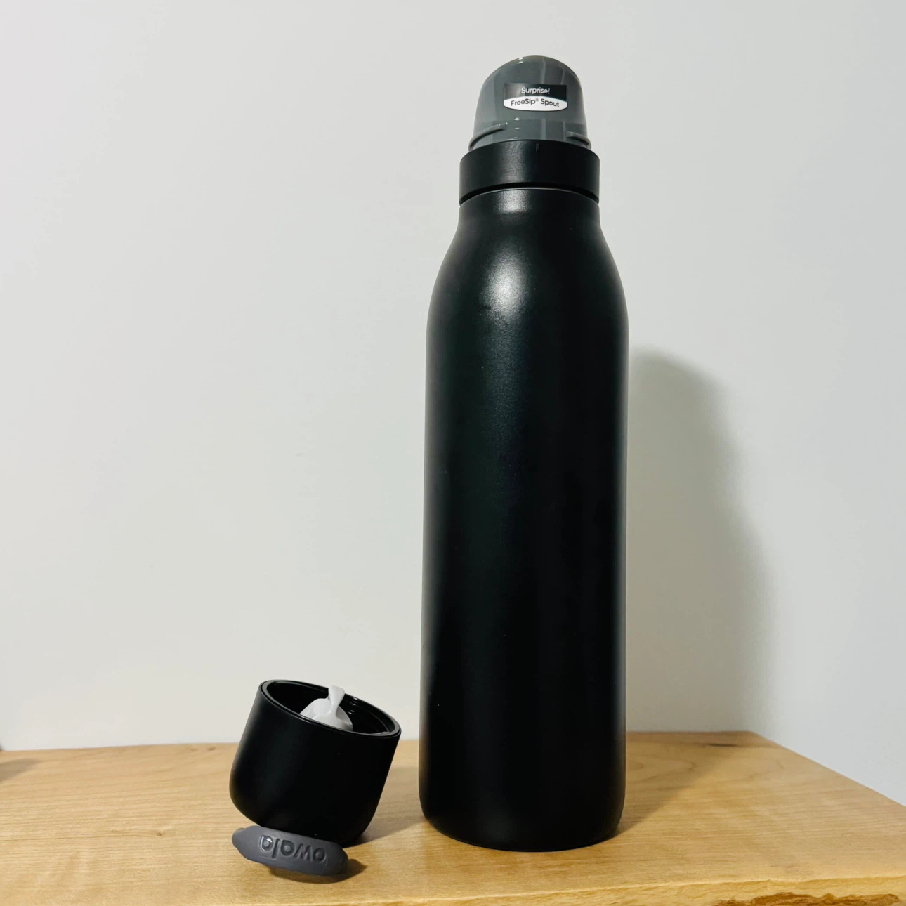 Owala Black FreeSip Twist 18oz Water Bottle - Brand New ⚽️ - photo 3