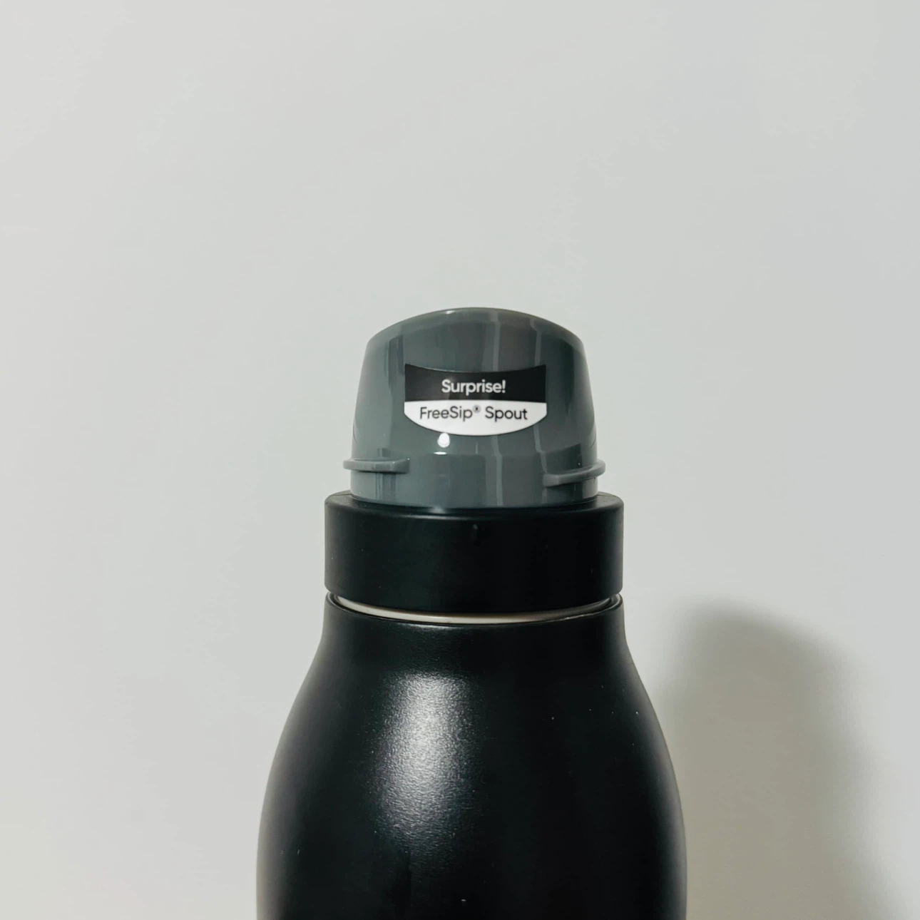 Owala Black FreeSip Twist 18oz Water Bottle - Brand New ⚽️ - photo 4
