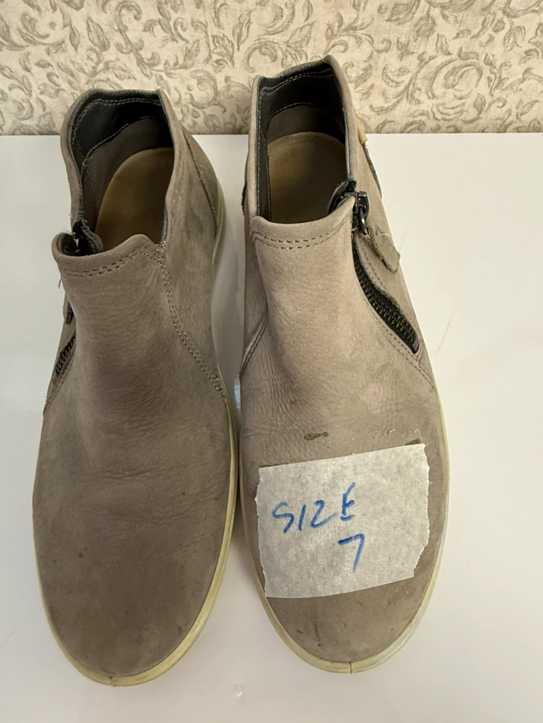 ECCO Grey Leather Zip-Up Ankle Boots