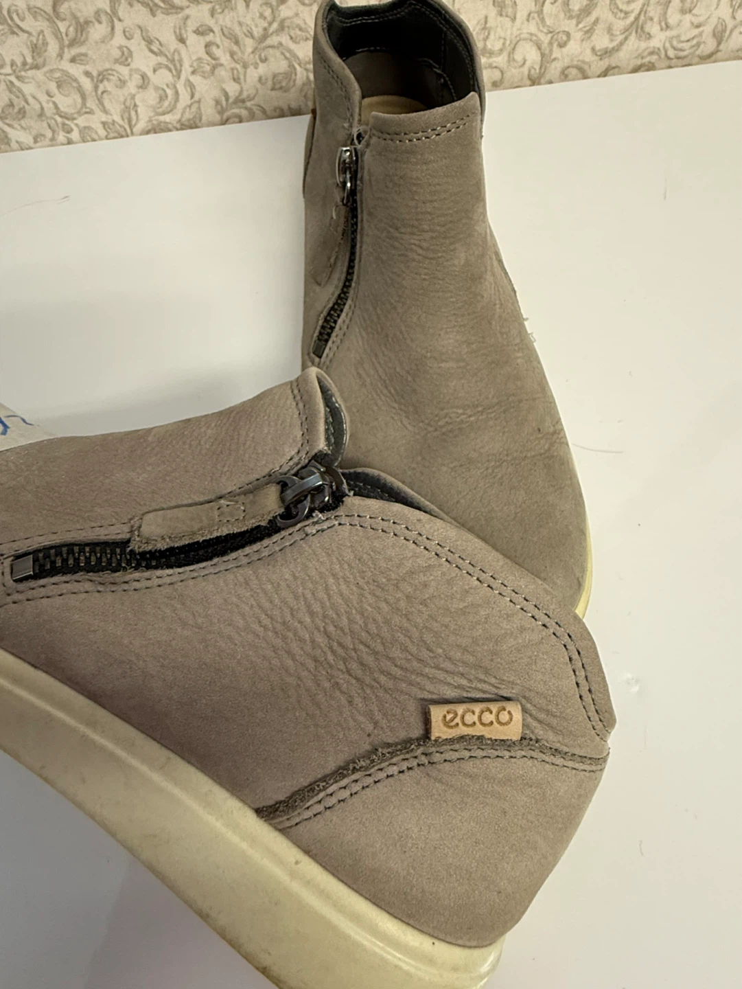 ECCO Grey Leather Zip-Up Ankle Boots - photo 2