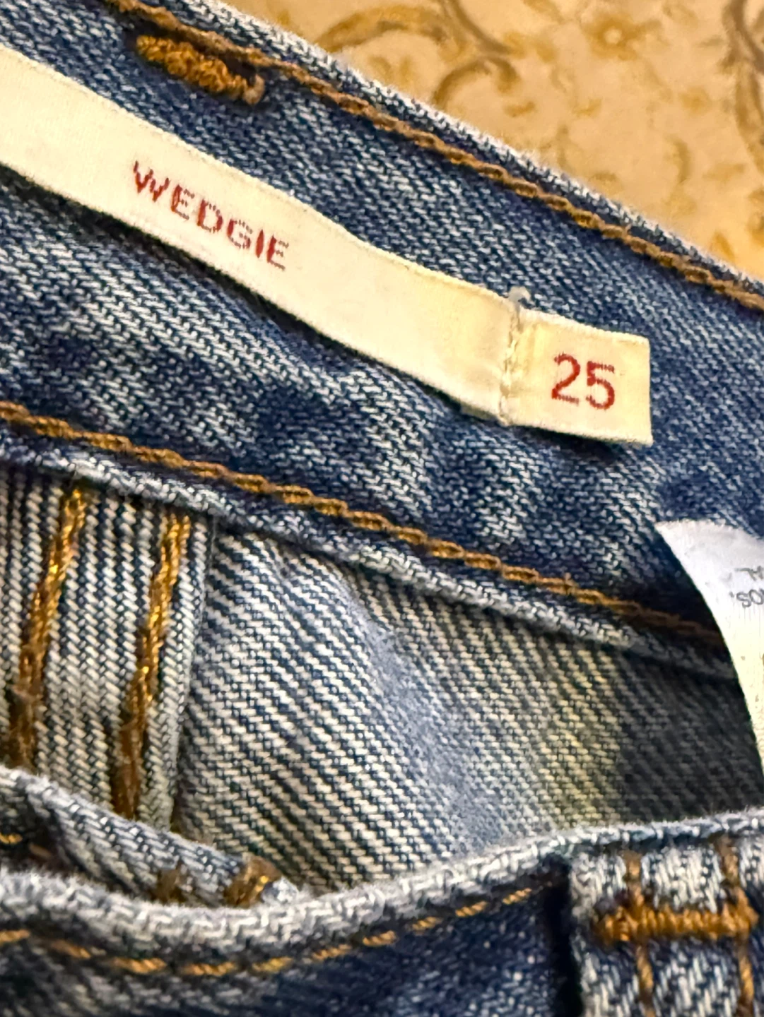 Levi's Wedgie Jeans - Size 25 - photo 4