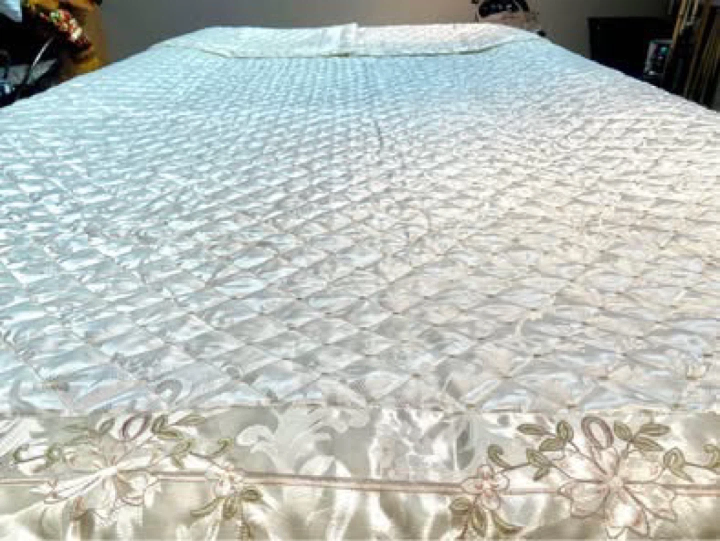 Queen Embroidered Bedspread with 2 Matching Pillowcase Shams - photo 3