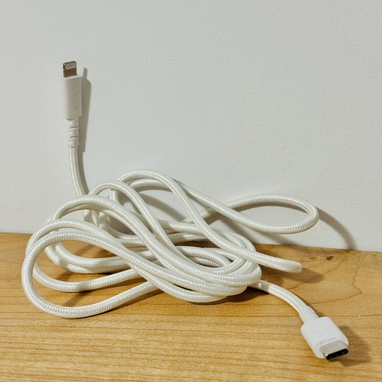 Anker Lightning to USB-C Braided Cable - 2 Meters / 6.5 Feet ⚽️ - photo 2