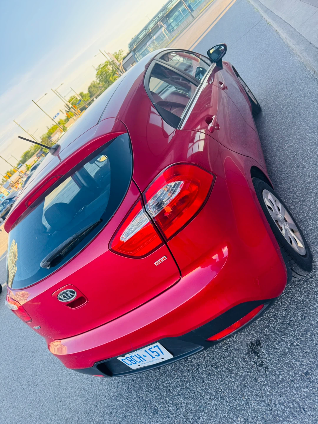 2012 Red Kia Rio Sport ( LOW KM ) - photo 4