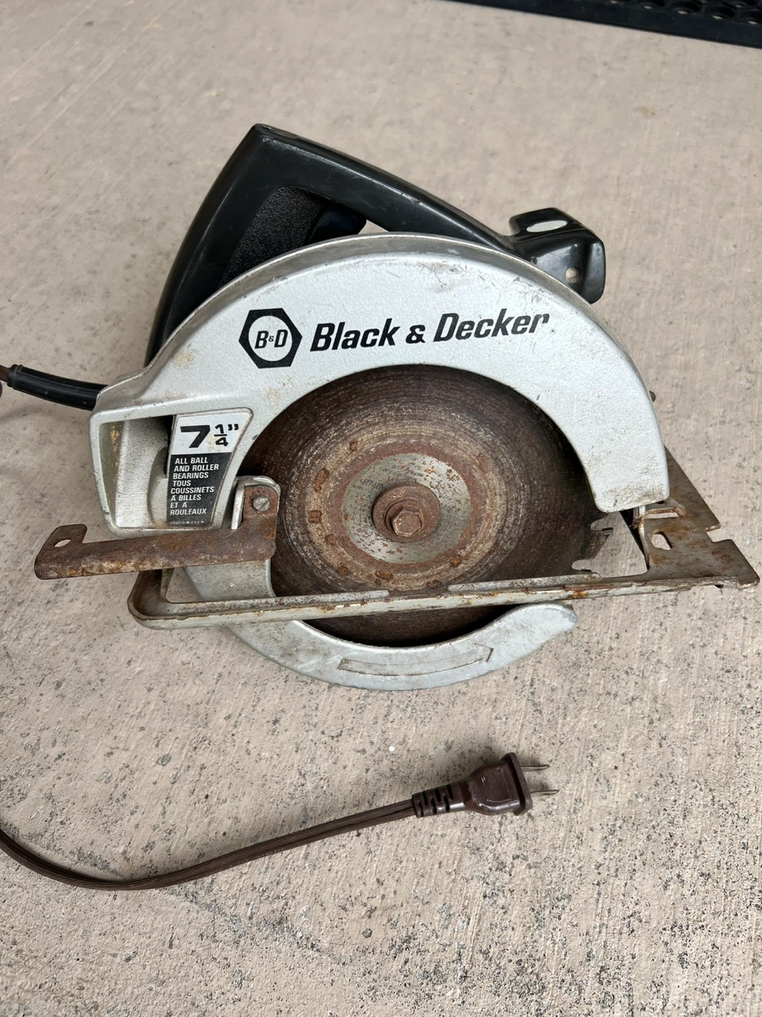 Black & Decker 7 1/4" Circular Saw - photo 2