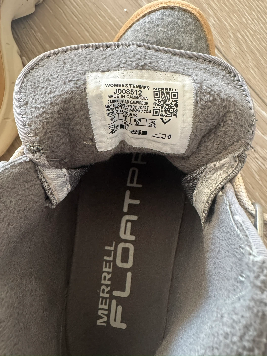 Merrell Women's Waterproof Boots Size 8 - photo 2