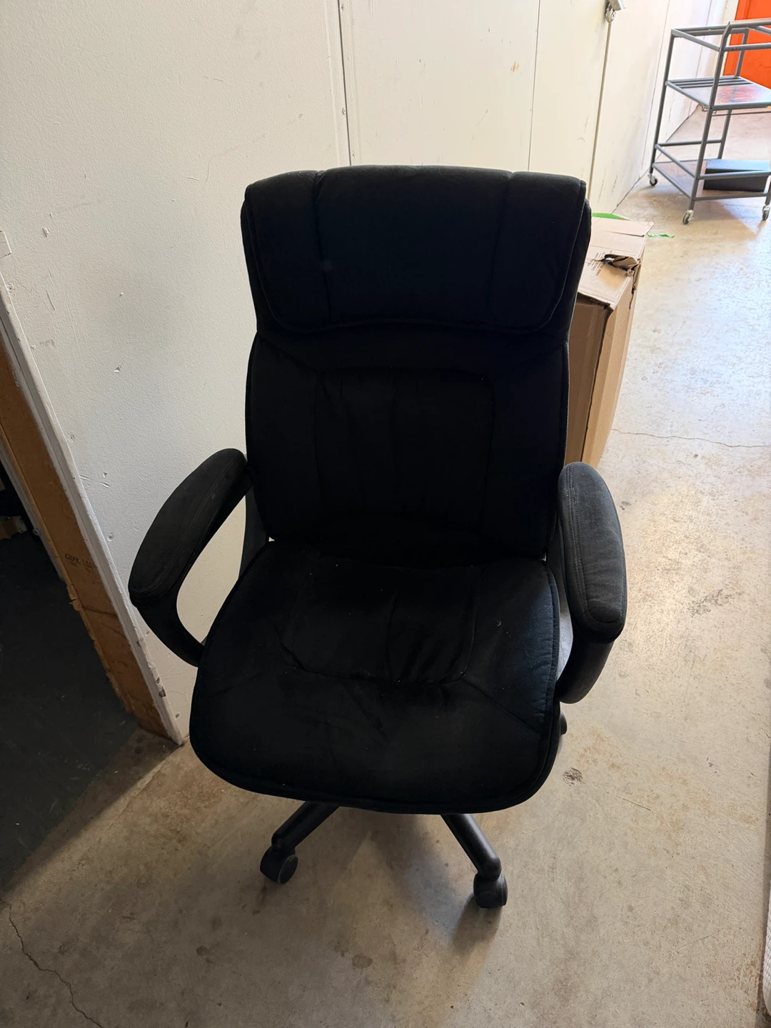 Black Office Chair - photo 2