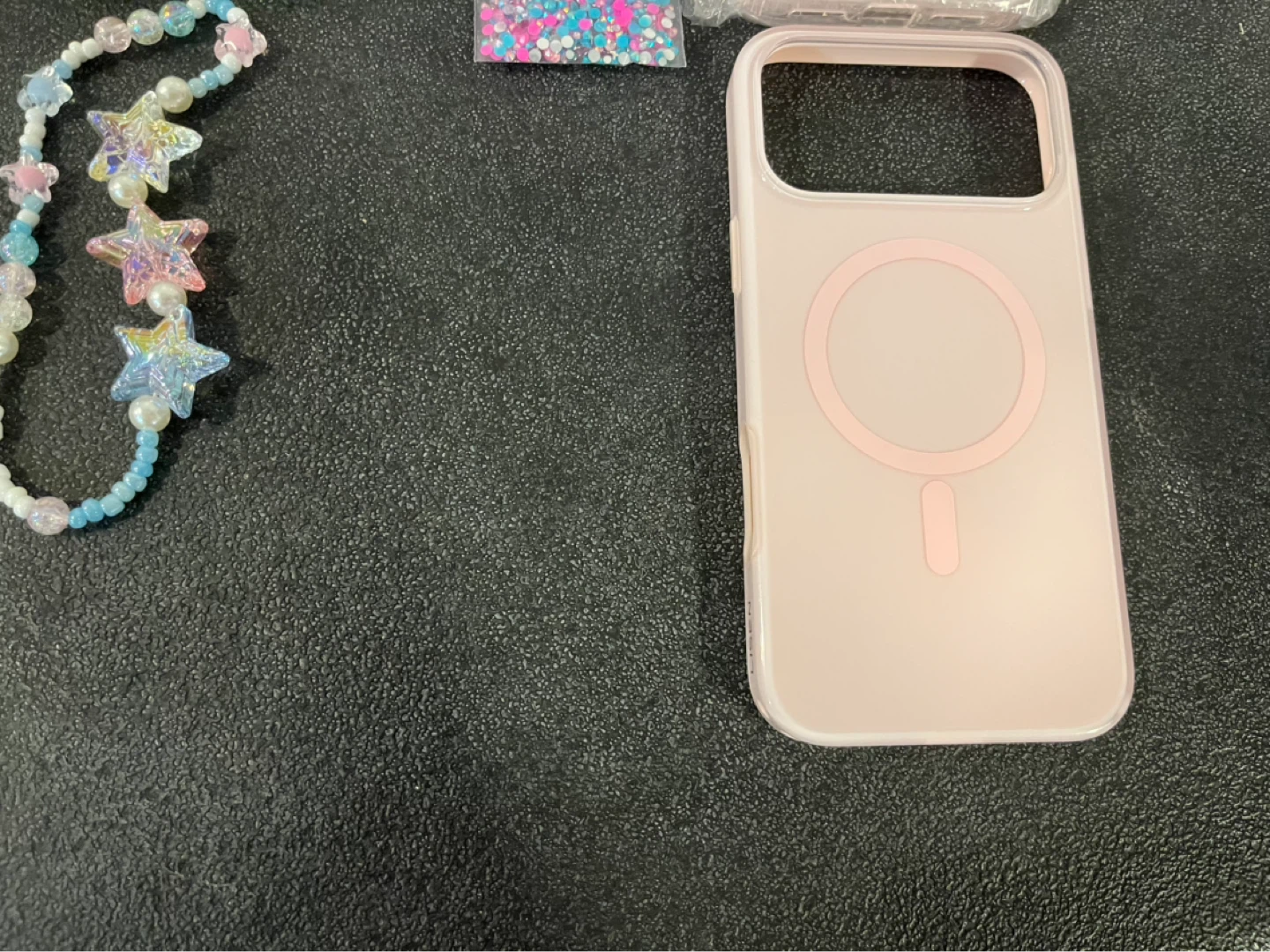 iPhone 17 Pro Max cases - photo 4