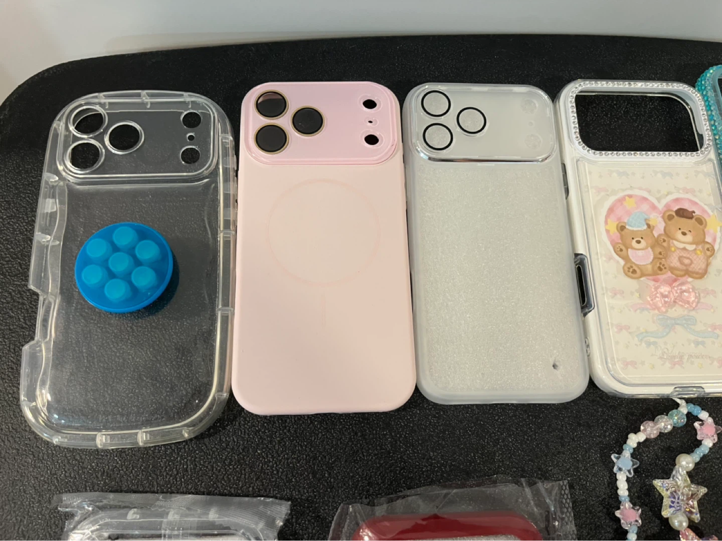 iPhone 17 Pro Max cases - photo 2
