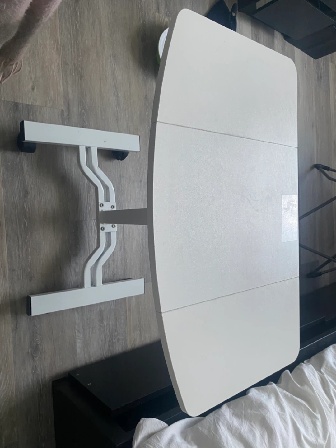 White adjustable height rolling table - photo 3