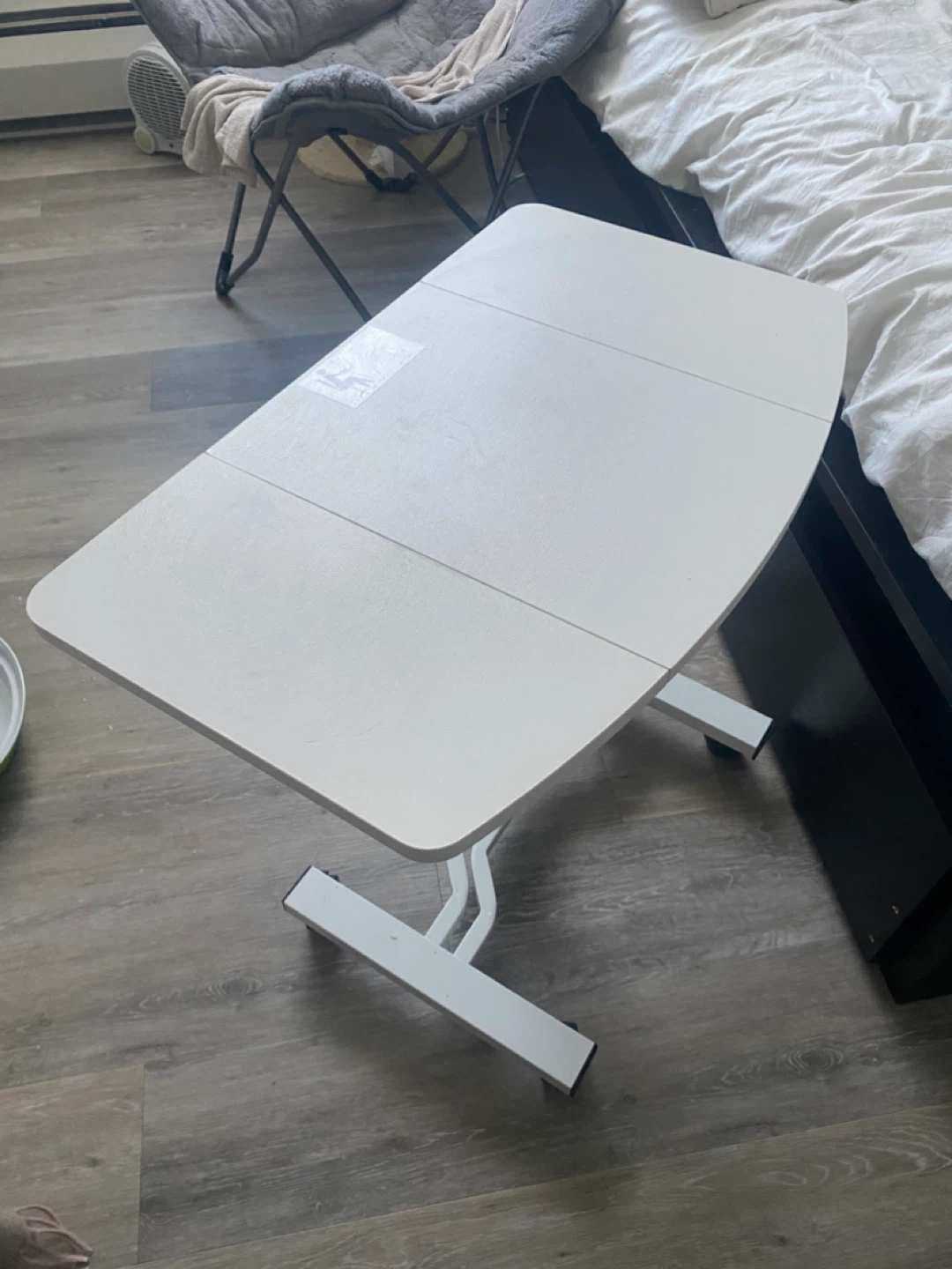 White adjustable height rolling table - photo 4
