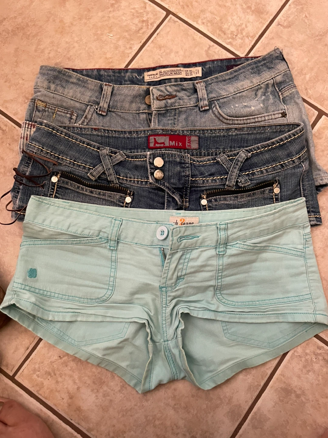 3 pairs of women's shorts
