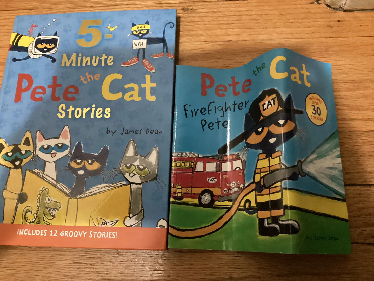 ⚽️Pete the Cat 5-Minute Stories & Firefighter Pete Books